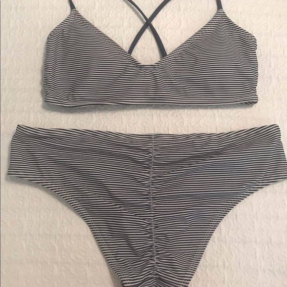 Bikini - Picture 4 of 5